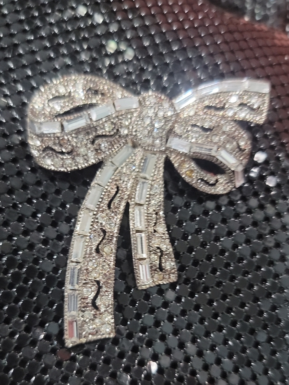 Vtg. 1950's Elegant Silver Rhinestone Bow Brooch